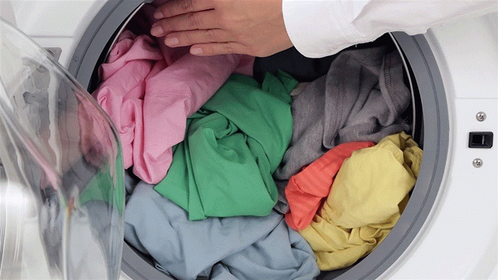 دلیل تخلیه نکردن آب لباسشویی وزن سنگین لباس ها